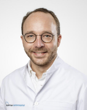 Herr Dr. med. Georg Jung